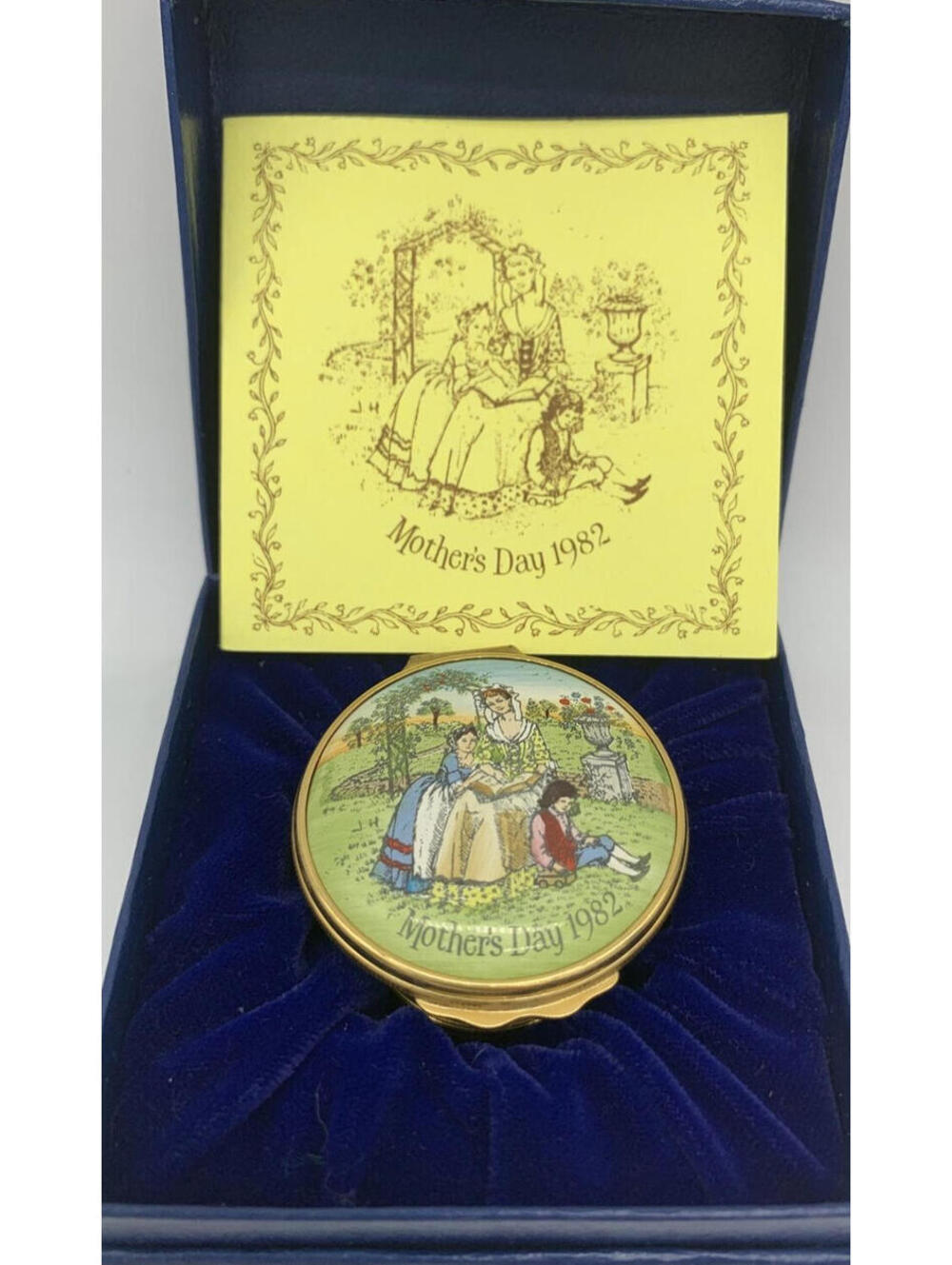 HALCYON DAYS Mother's Day 1982 ENAMEL TRINKET PILL BOX W/ COA & Presentation Box